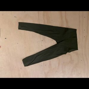 lululemon cropped align tights size 4, olive green!